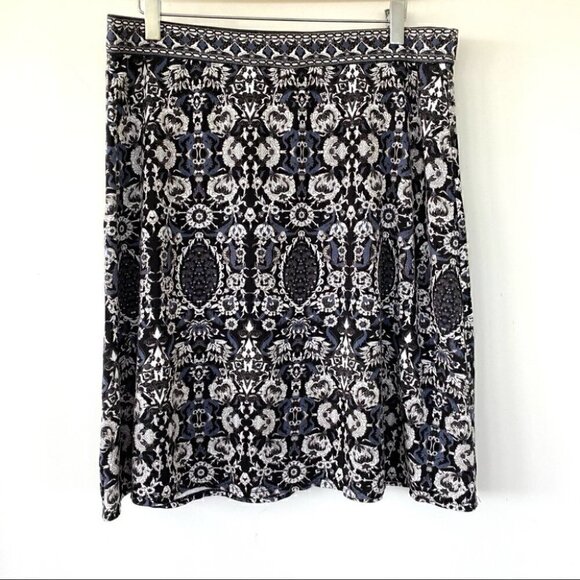 Max Studio a-line mini skirt with an elastic waistband in a stretchy jersey knit - Picture 1 of 7